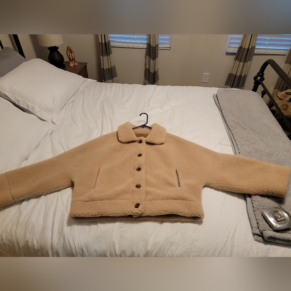 Mango Oversized Sherpa Coat (Brand New With Tag) - Picture 7 of 14